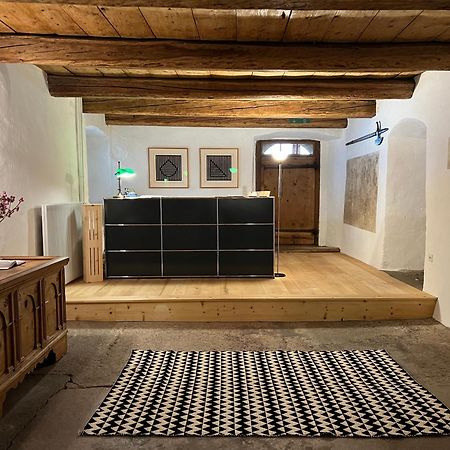 Hotel Chasa Chalavaina Müstair Kültér fotó