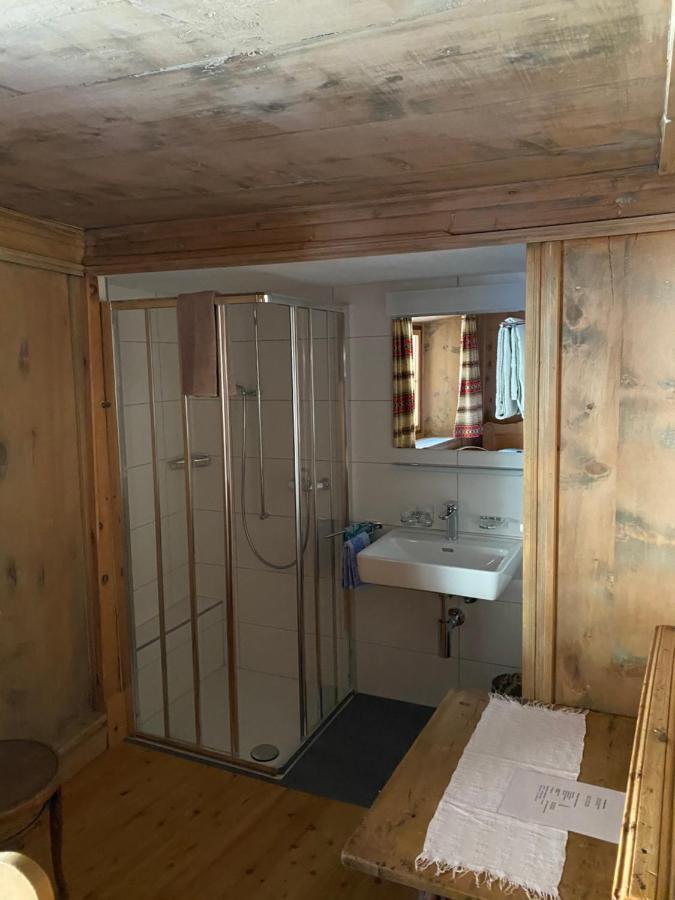 Hotel Chasa Chalavaina Müstair Szoba fotó