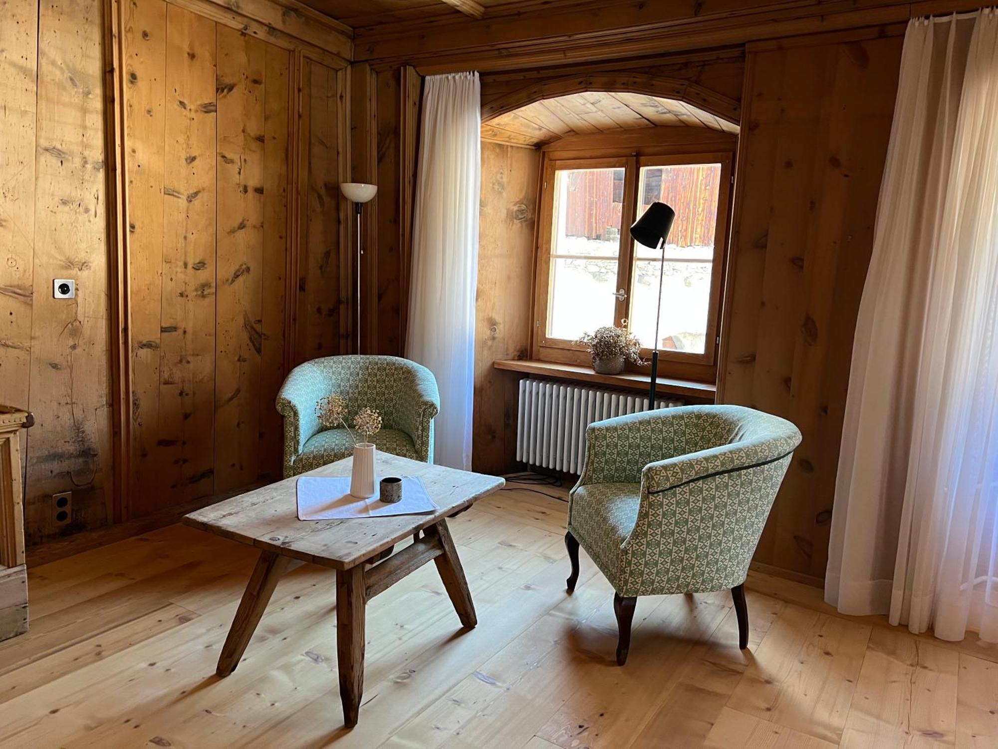 Hotel Chasa Chalavaina Müstair Kültér fotó